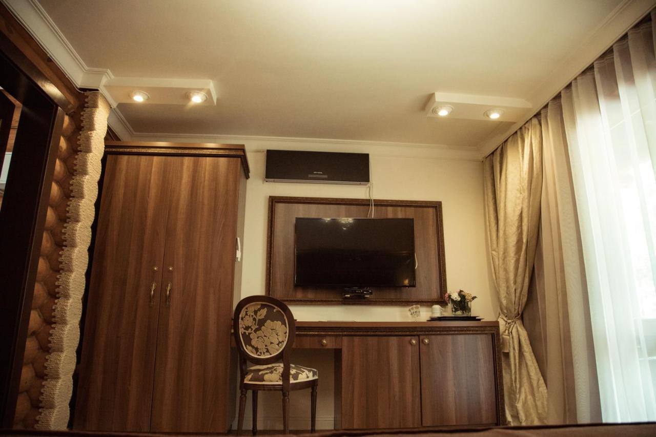 Загородный Отельно-Ресторанный Комплекс "Четыре Сезона" Pylypovychi Extérieur photo